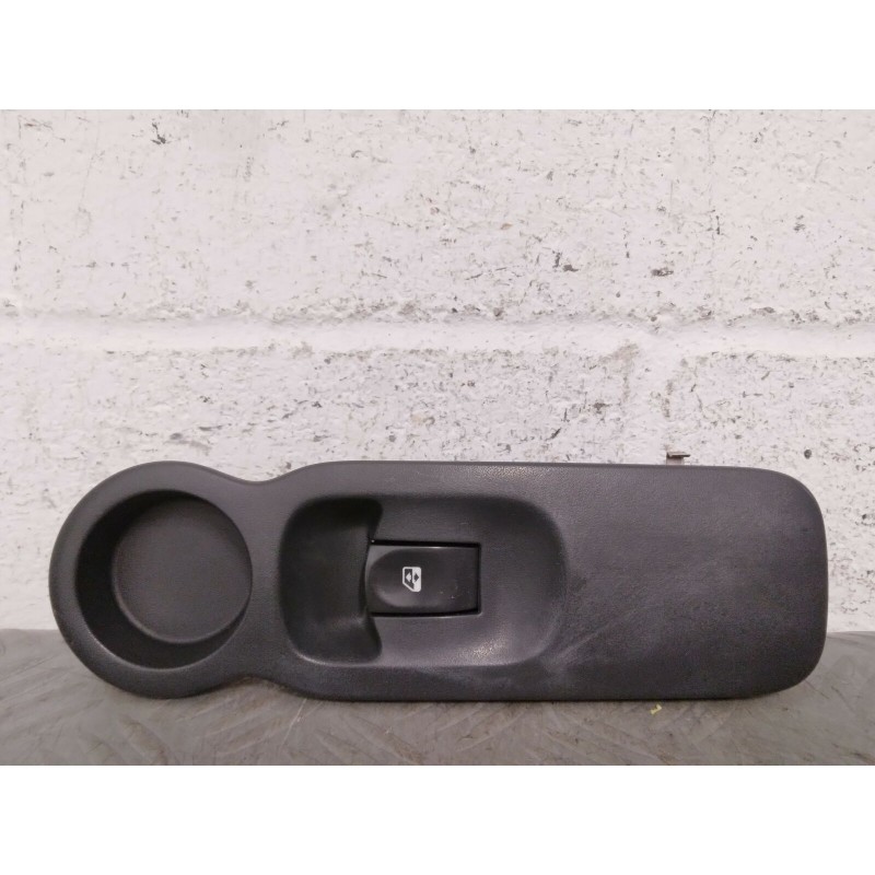 PULSANTIERA ALZAVETRO ALZACRISTALLO ANT. DX RENAULT MODUS DEL 2009 COD. 82002784  2400000087519
