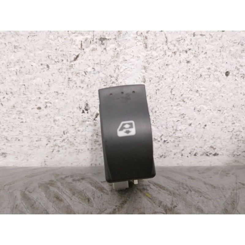 PULSANTIERA ALZAVETRO ALZACRISTALLO POST. DX SX RENAULT LAGUNA DEL 2004 COD. 280  2400000088783