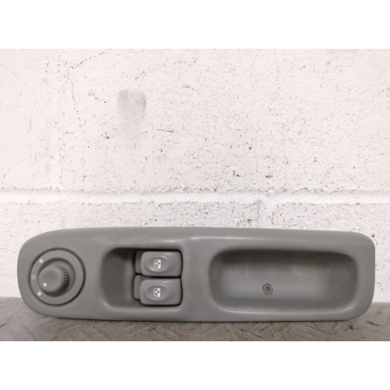 PULSANTIERA ALZAVETRO ALZACRISTALLO ANT. SX RENAULT TWINGO DEL 2008 7700832376  2400000090366