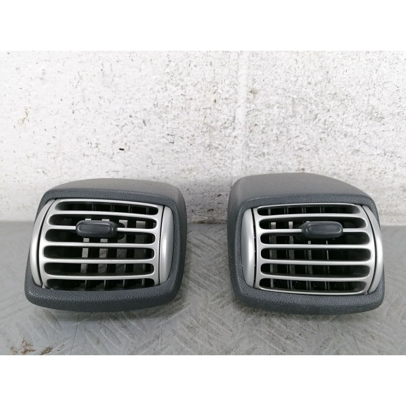 DUE BOCCHETTE AERAZIONE ARIA DX E SX SMART FORTWO W451 DAL 2007 2015 COD. A4518300154  2400000048633