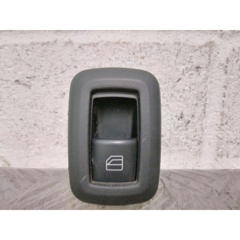 PULSANTIERA ALZAVETRO ALZACRISTALLO POST. DX MERCEDES W169 COD. A2518200510  2400000090564