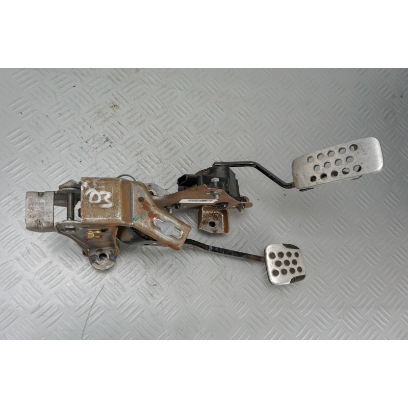 BLOCCO PEDALI PEDALIERA FRENO E ACCELERATORE NISSAN NOTE DAL 2006 AL 2013  2400000008197