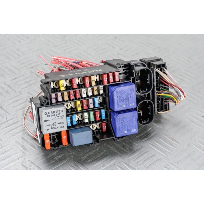 SCATOLA FUSIBILI RENAULT MEGANE 1.5D DAL 2008 AL 2012 3 SERIE COD. 1801330-1D  2400000008310