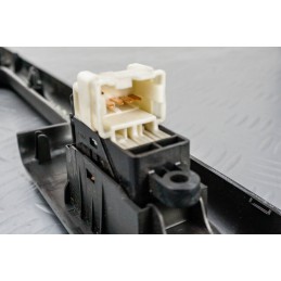 PULSANTIERA ALZACRISTALLI POSTERIORE SX NISSAN X-TRAIL DAL 2001 AL 2006  2400000008268