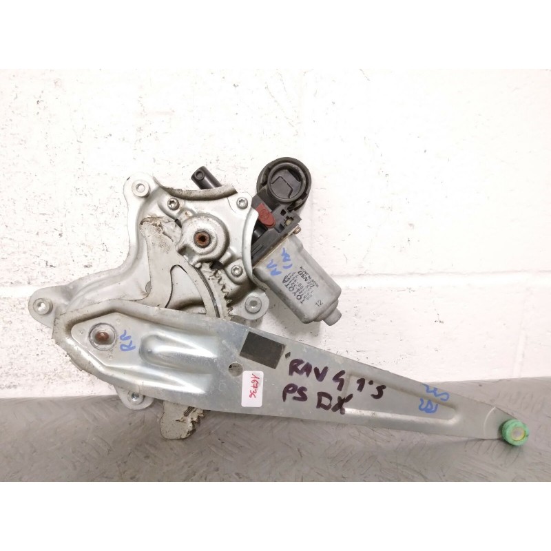 MOTORINO ALZAVETRO ALZACRISTALLO POST. DX TOYOTA RAV 4 DEL 2002 COD. 85720-32150  2400000092551