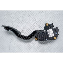 PEDALE ACCELERATORE RENAULT LAGUNA 4 SERIE DAL 2007 AL 2015 COD.180050001R BOSCH  2400000008407
