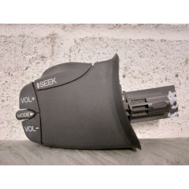 COMANDO RADIO AL VOLANTE FORD FOCUS DEL 2004 COD. 98AB14K147AD  2400000098591