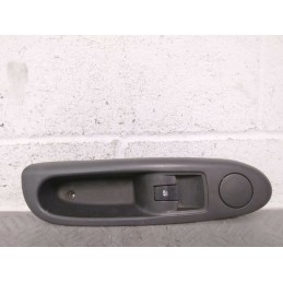 PULSANTIERA ALZAVETRO ALZACRISTALLO ANT DX RENAULT CLIO DEL 2007 COD 8200084005  2400000104353