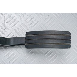 PEDALE ACCELERATORE RENAULT LAGUNA 4 SERIE DAL 2007 AL 2015 COD.180050001R BOSCH  2400000008407
