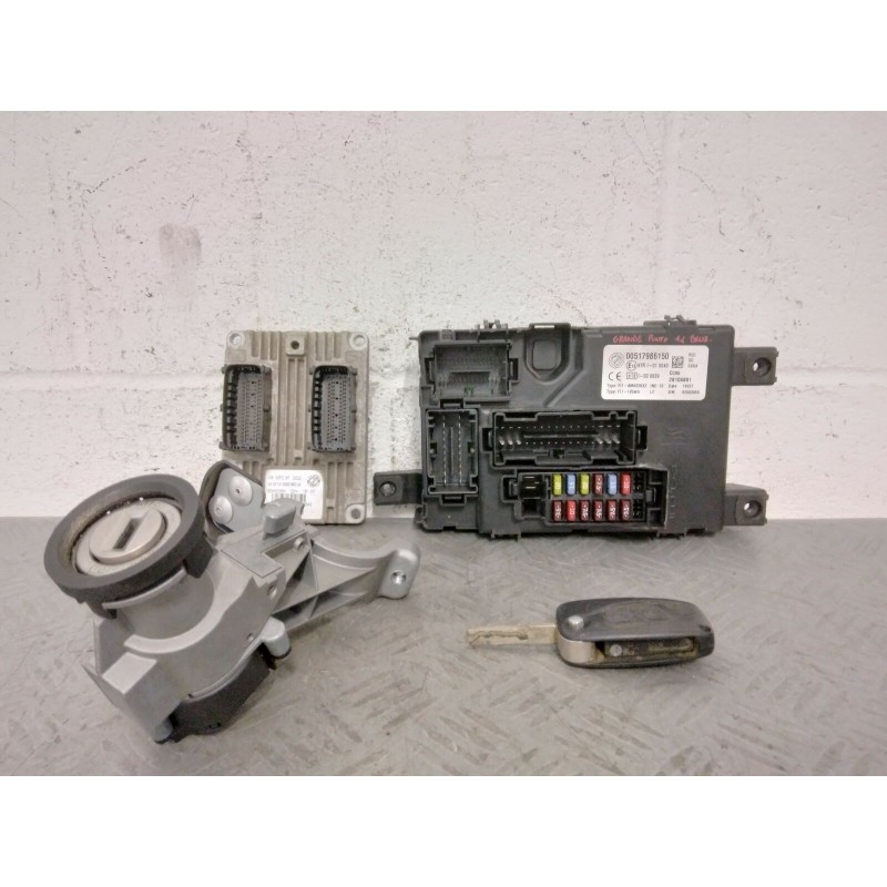 KIT CHIAVI FIAT GRANDE PUNTO 1.4 B. DEL 2007 COD. 51798649  2400000108894