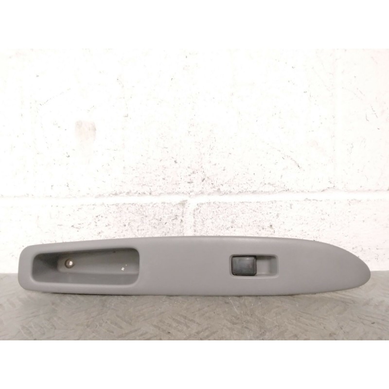 PULSANTIERA ALZAVETRO ALZACRISTALLO ANT DX TOYOTA AVENSIS VERSO COD 74431-44190  2400000111566