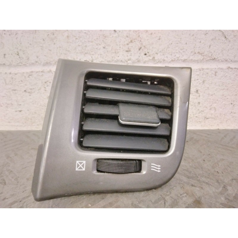 BOCCHETTA ARIA AREAZIONE ANT. SX TOYOTA AVENSIS VERSO DEL 2003 COD. 55650-44080  2400000112112
